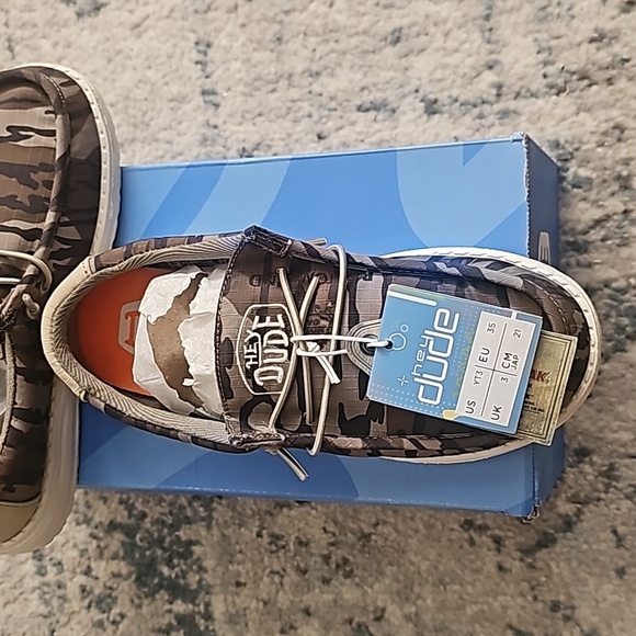 🎆HEY DUDE Wally Mossy Oak Camo shoes, NWT, NIB, size YT3 - Picture 2 of 10